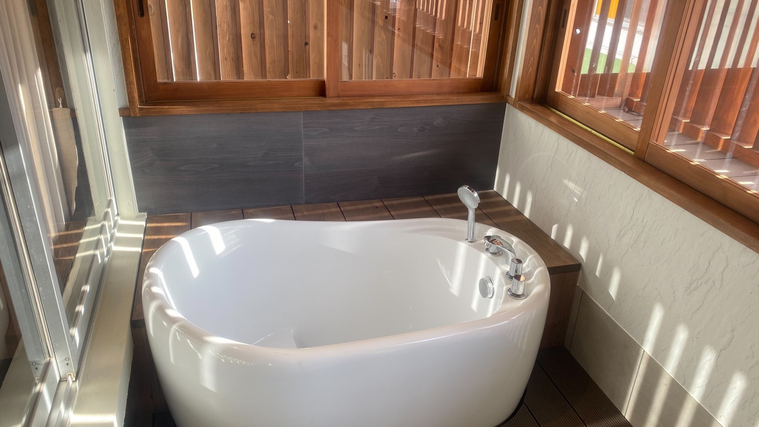 和室10畳【わんちゃんと一緒】半露天風呂付客室