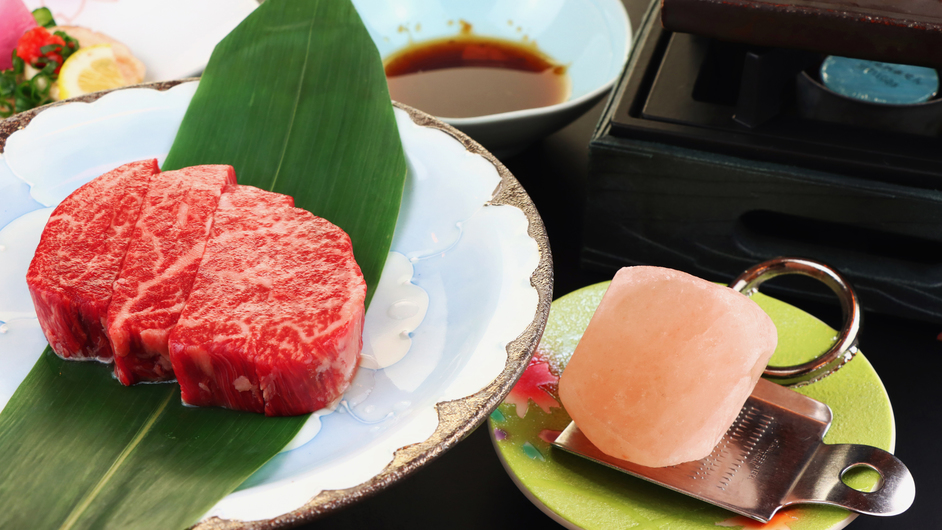 #【月プラン】料理長特選の福島牛フィレステーキ。キメの細かさ、柔らかい味わいが特徴です。
