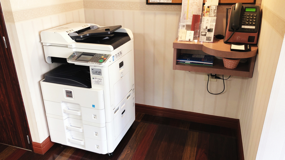 2F FAX©、公衆電話コーナー