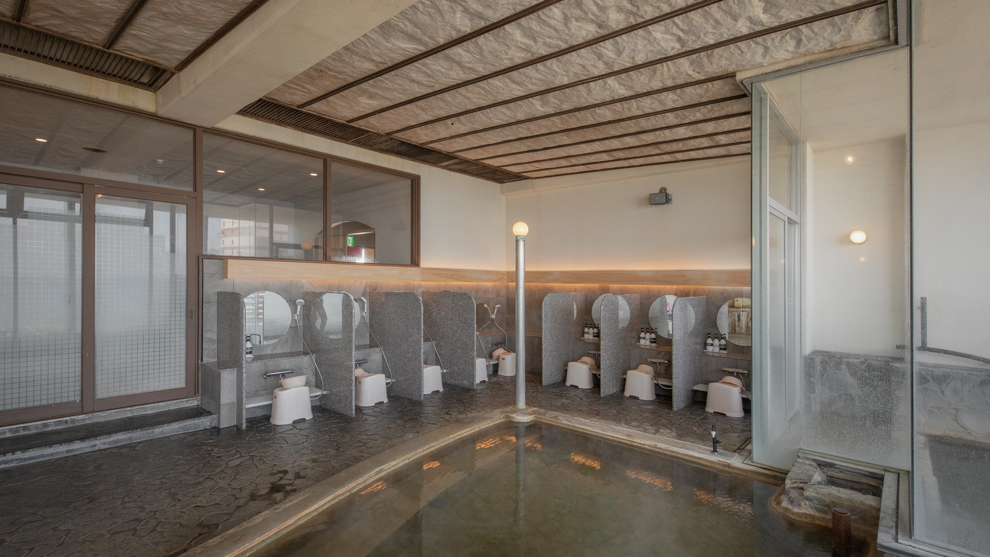 6階 展望温泉大浴場「二條泉」