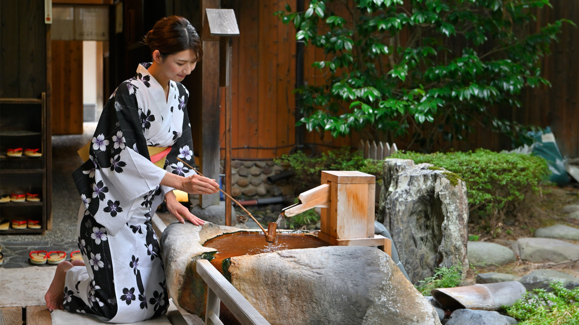 【長寿の湯】館内の飲泉場はご自由にご利用いただけます♪