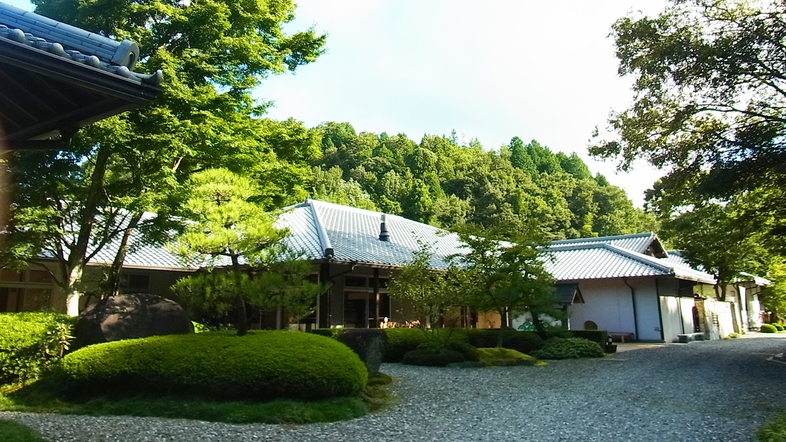 *【外観】当館は香川県で唯一の数寄屋造りの平屋建ての純和風旅館です