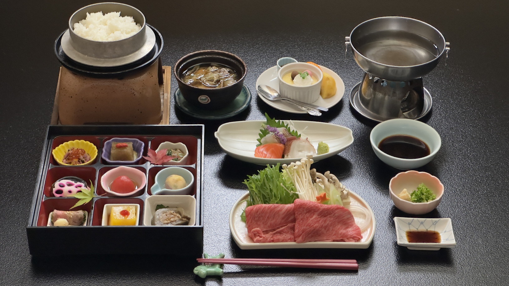 【料理グレードUPプラン】メインを『山形牛すき焼』『山形牛しゃぶしゃぶ』『海鮮鍋』からお選び頂けます