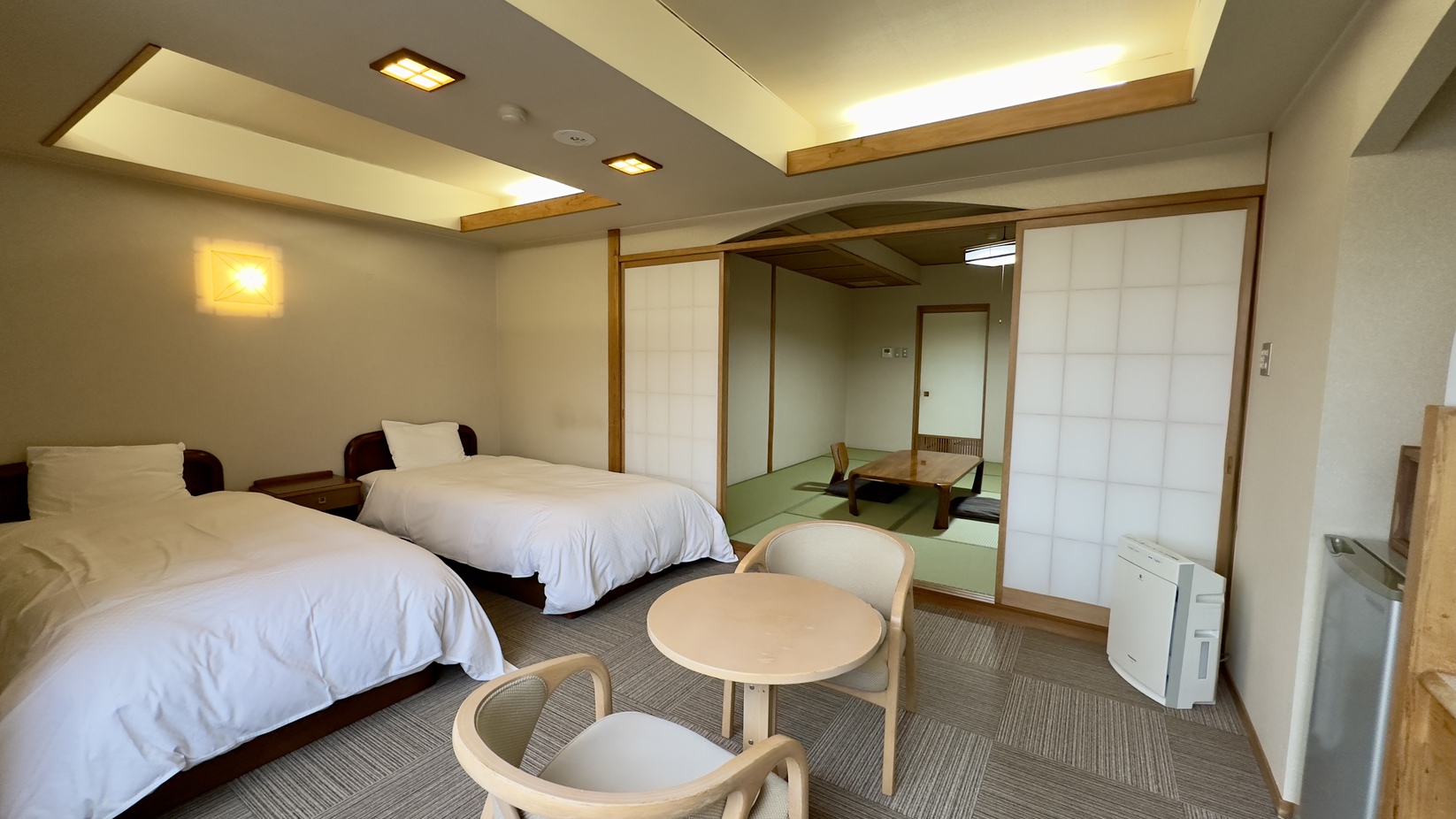 【和洋室】広さも十分のため、ご家族やグループでのご利用にも喜ばれております。