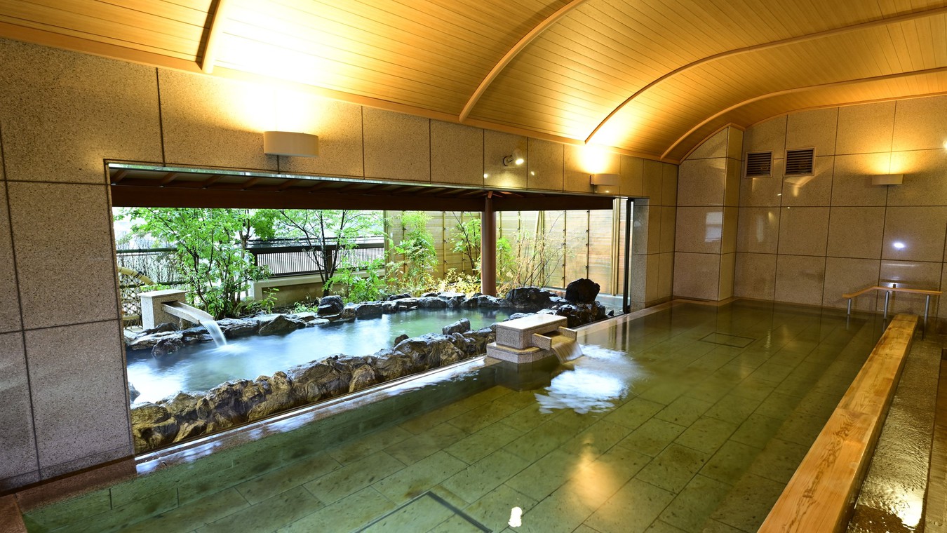 3階露天・大浴場「山並みの湯屋」