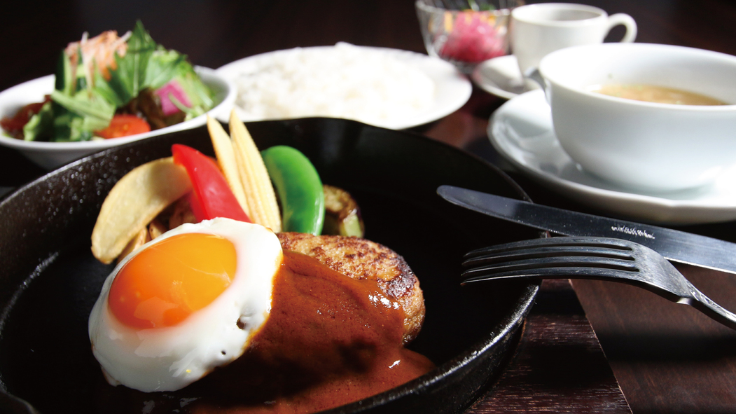 【選べるソース】ステーキシャロン”鉄板ハンバーグ”（1泊2食）