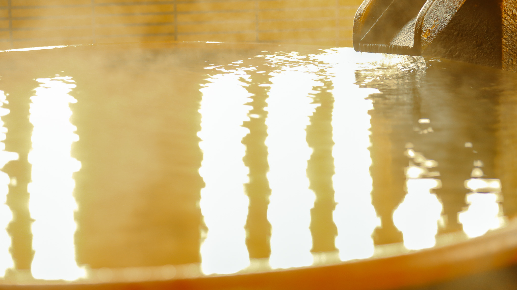 TAISEIKANの温泉は塩化物泉。熱海でも指折りの成分濃度を誇る良質な温泉です。
