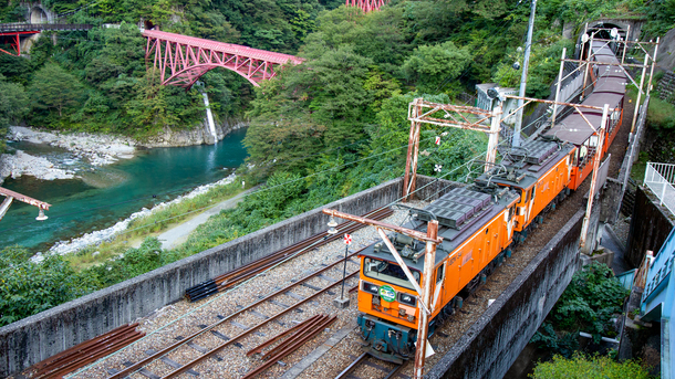 手つかずの大自然が織りなす四季折々の峡谷美はまさに絶景！