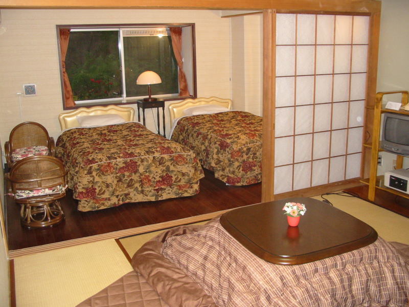 Baikunro Stop at Baikunro to discover the wonders of Shizuoka. The property has everything you need for a comfortable stay. Vending machine are there for guests enjoyment. Each guestroom is elegantly furnishe