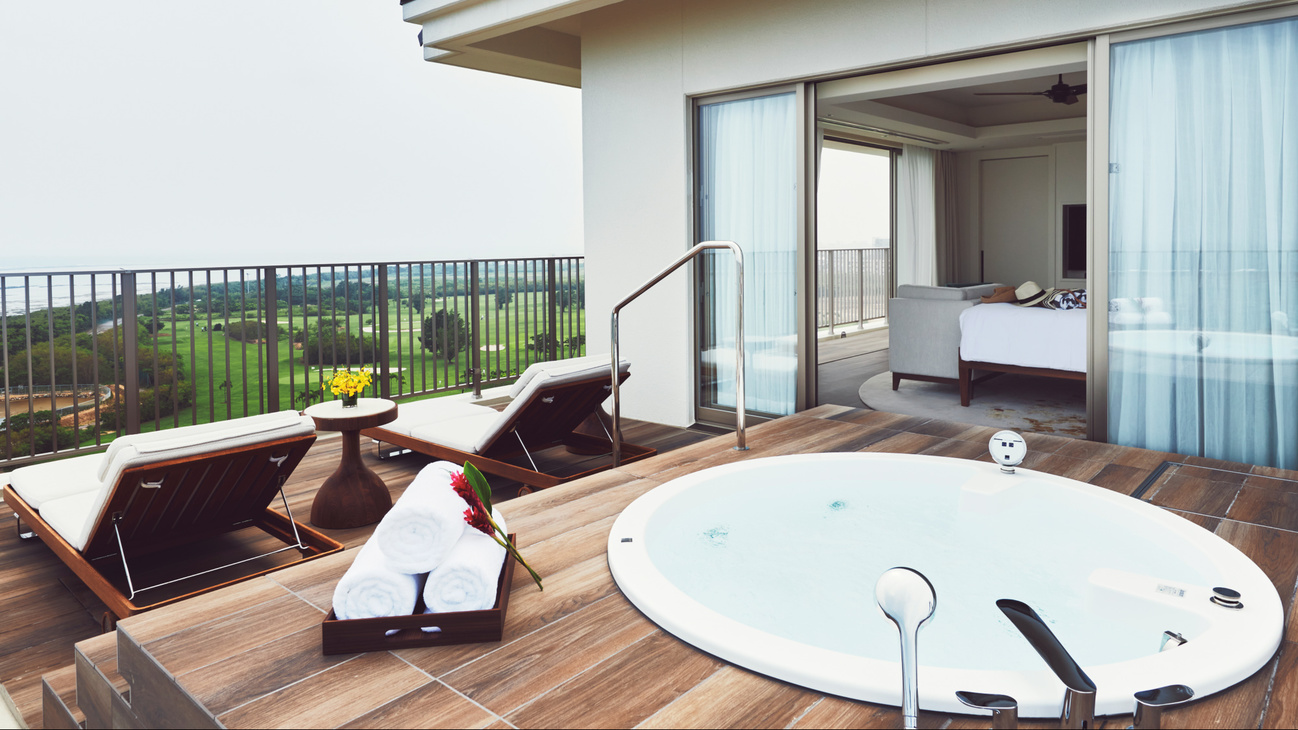 クラブインターコンチネンタル スイートバルコニーのジェットバスでお寛ぎください
