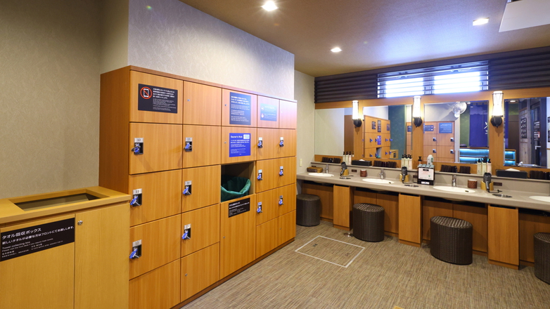 10階男性大浴場脱衣所（ロッカー数：21）