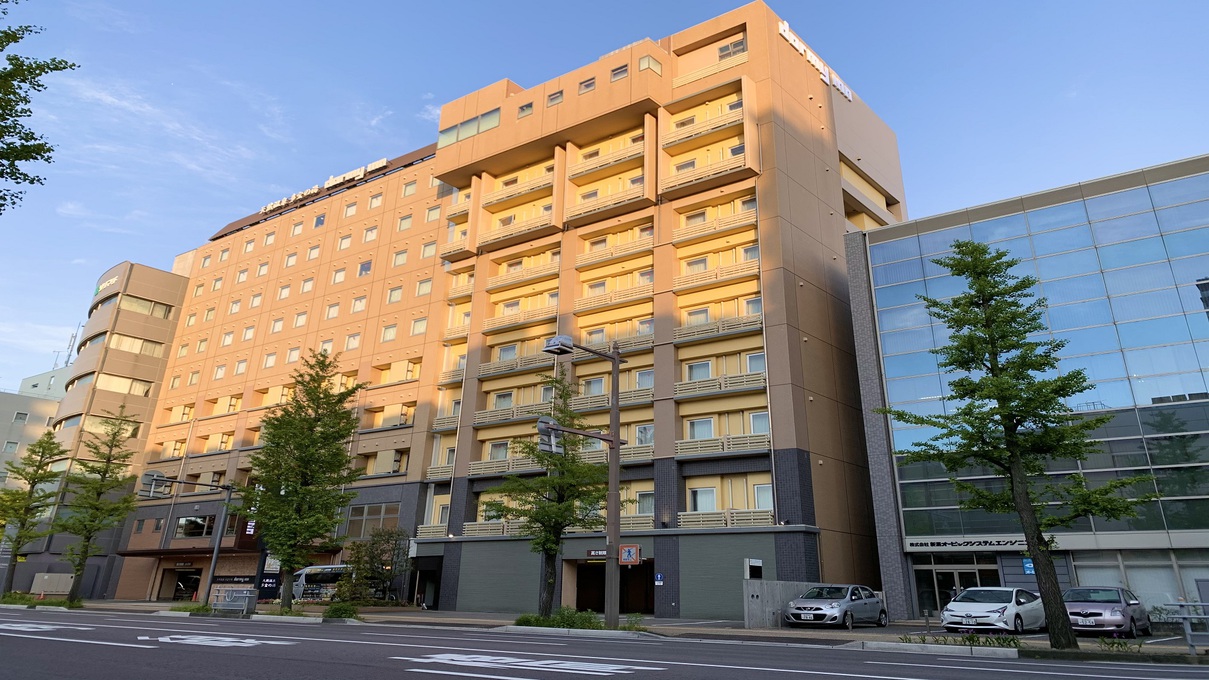 ドーミーイン新潟外観