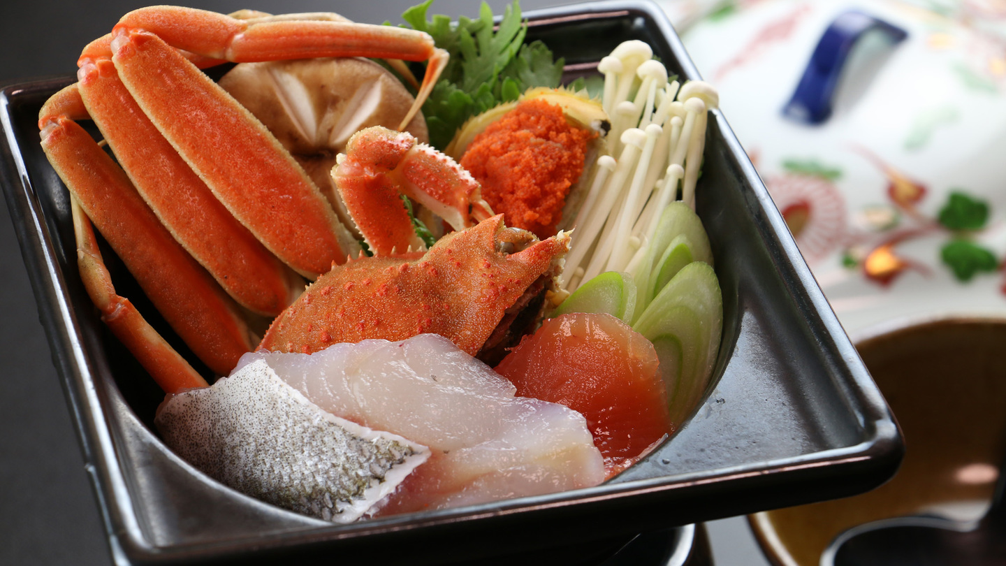 #【ご夕食一例・単品】ズワイガニ入り海鮮鍋