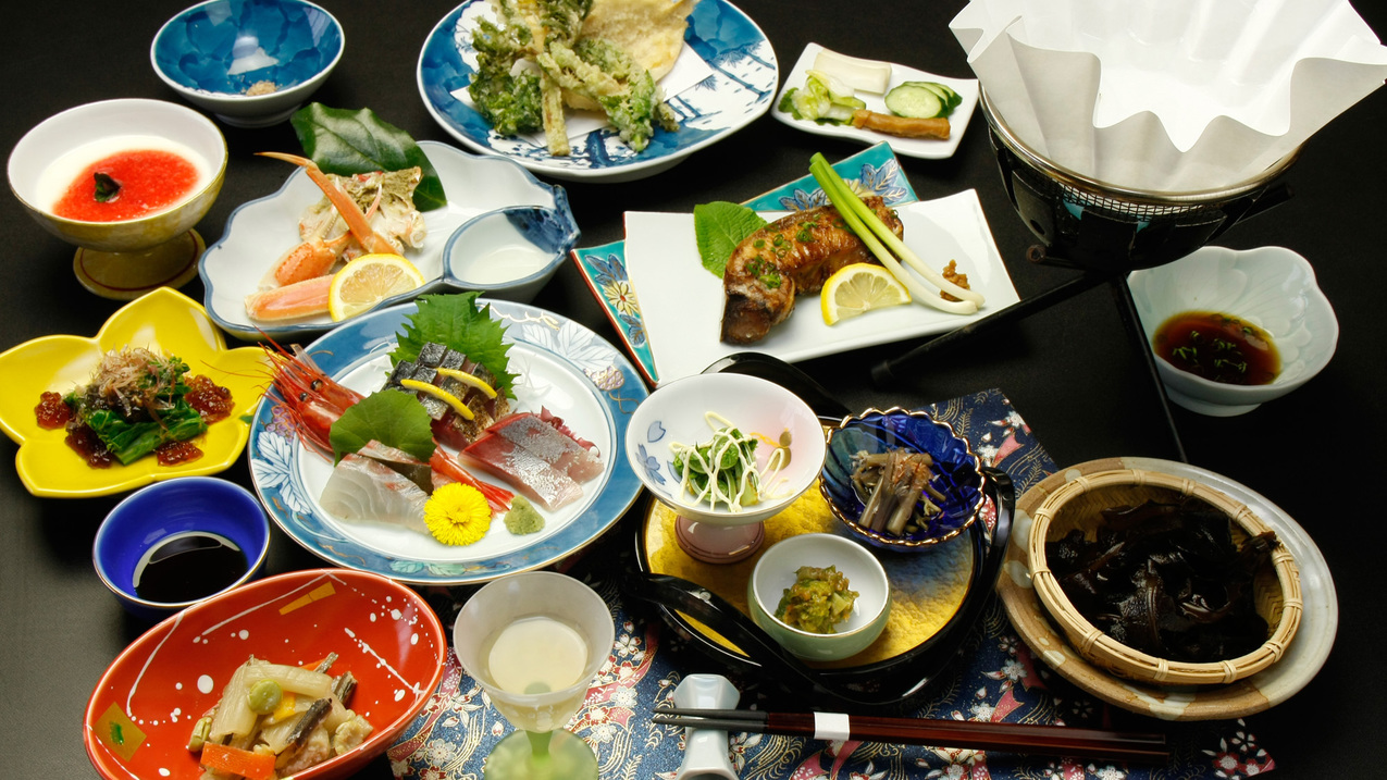 #【ご夕食一例】日本海の獲れたて食材をぞんぶんに喰らう！海鮮たっぷり料理コースです。