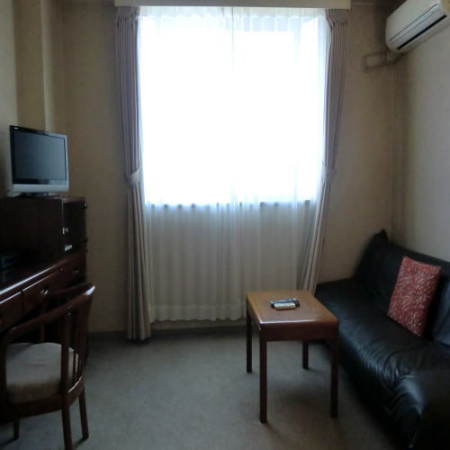 全部屋備え付けソファ&テレビ