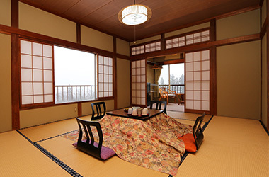 Akakura Onsen Kotobukiro Set in a prime location of Itoigawa, Akakura Onsen Kotobukiro puts everything the city has to offer just outside your doorstep. Both business travelers and tourists can enjoy the propertys facilities