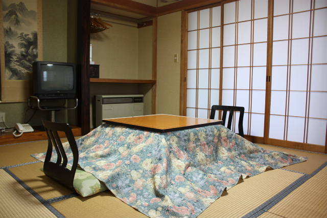 Akakura Onsen Kotobukiro Set in a prime location of Itoigawa, Akakura Onsen Kotobukiro puts everything the city has to offer just outside your doorstep. Both business travelers and tourists can enjoy the propertys facilities