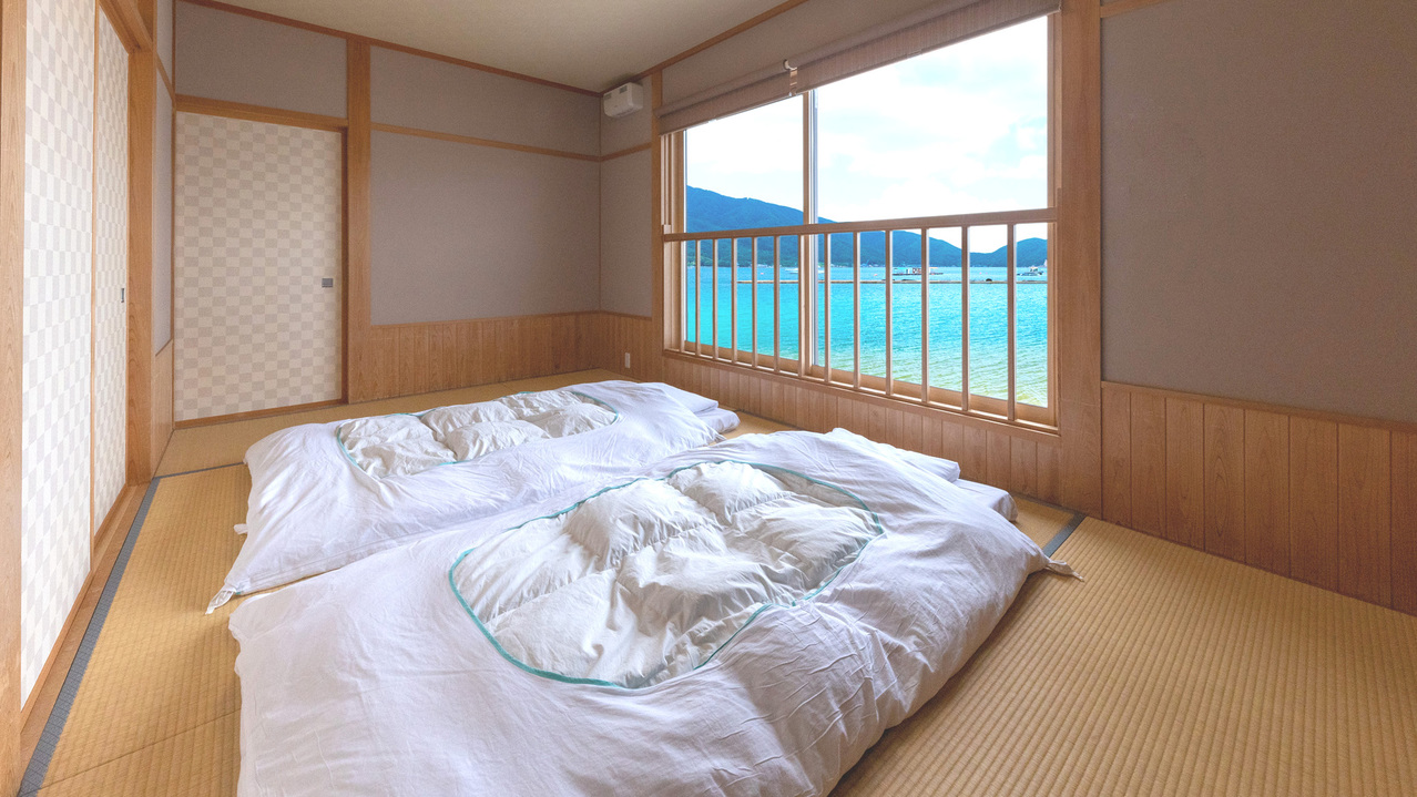 敦賀湾一望の特別室月の間は木の香漂う和の空間、プライベート展望風呂付