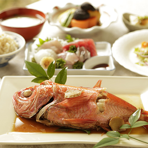 【食事】季節のお料理一例金目鯛の姿煮付