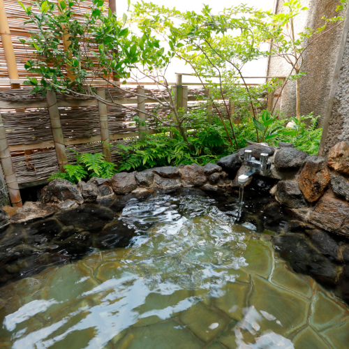 Ureshino Onsen Taishouya Ideally located in the Ureshino area, Ureshino Onsen Taishouya promises a relaxing and wonderful visit. The property offers a wide range of amenities and perks to ensure you have a great time. Take ad