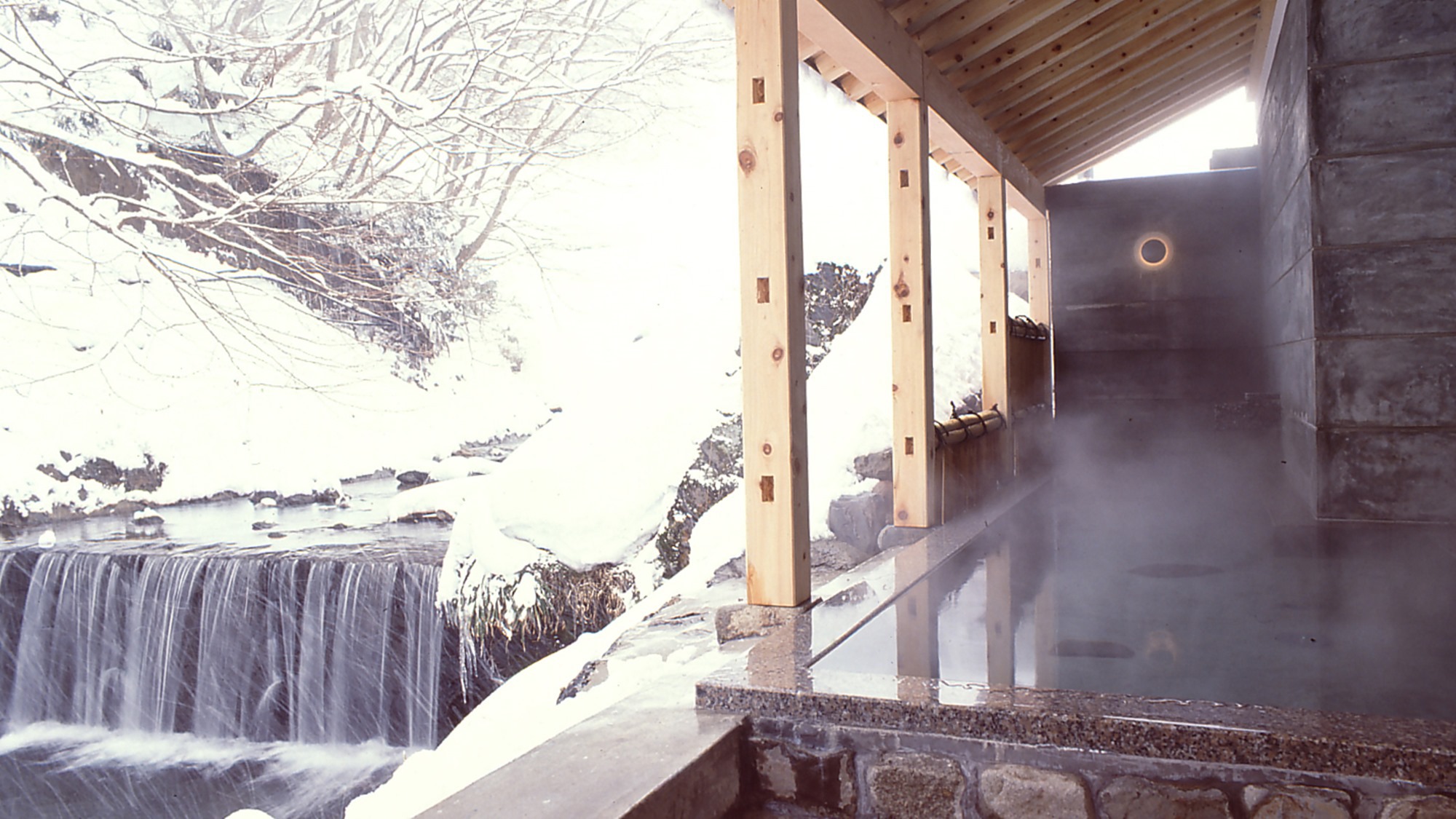 雪景色の露天風呂