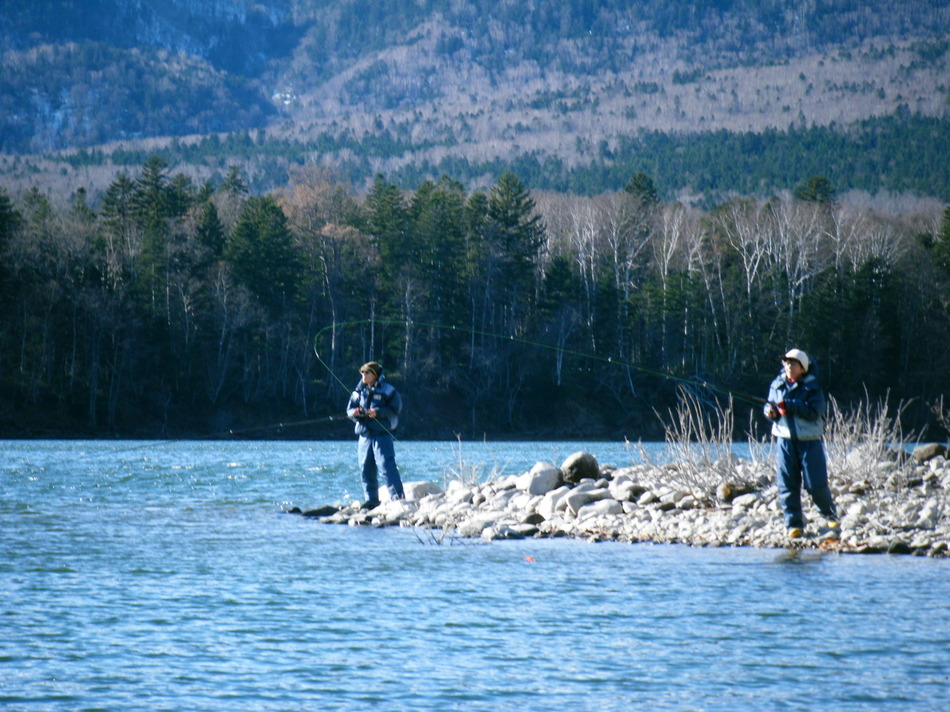 ぬかびら湖での釣り。