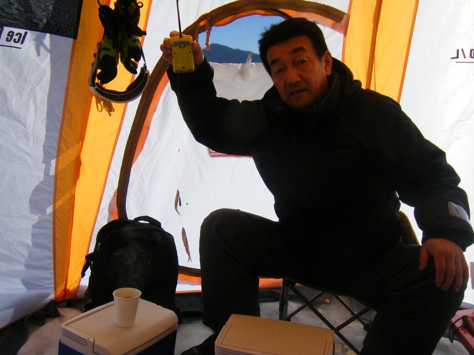 ワカサギ釣り。