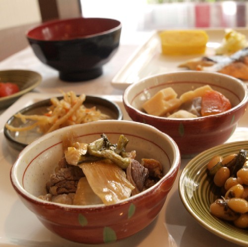 朝食