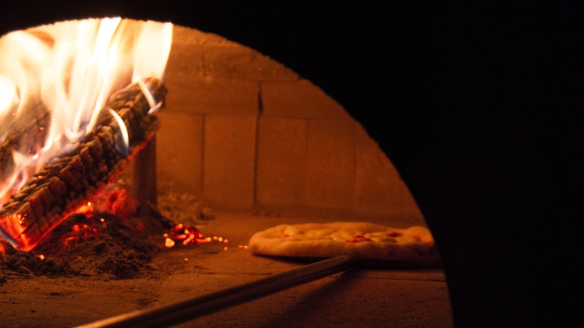 *窯焼きの本格ピザを出す職人として美味しさを追求！