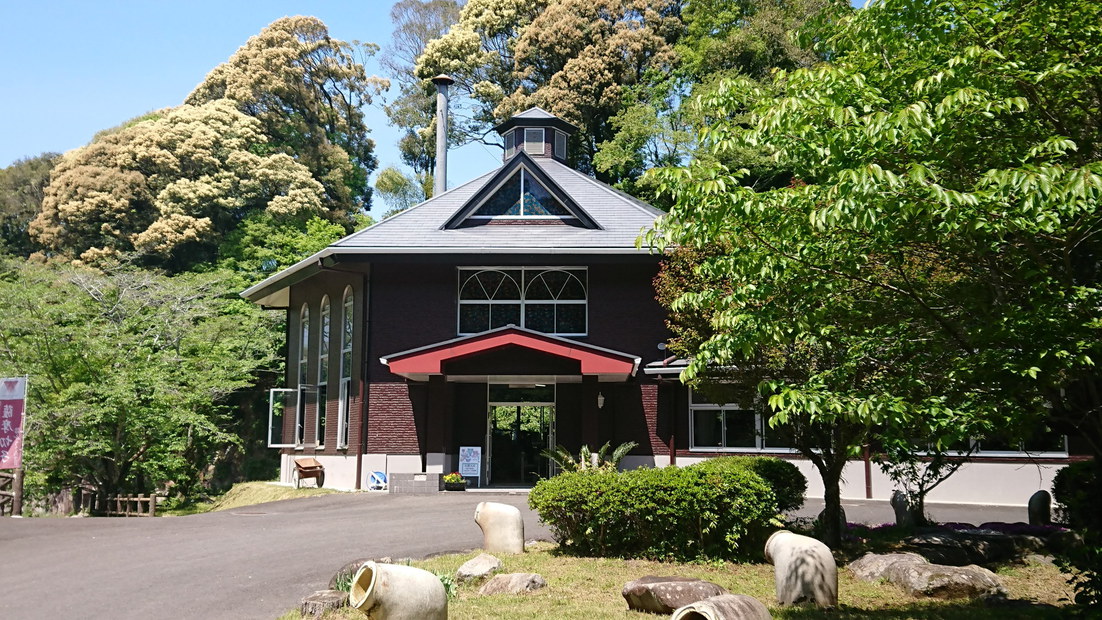 【薩摩びーどろ工芸】鹿児島県伝統工芸品の「薩摩切子」の工房があり、工房見学ができます