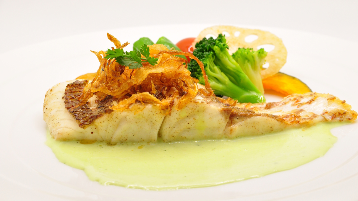 【Chef’sDinner】地産食材のお魚料理とハーフビュッフェ〈お魚メイン/MainlyFish〉