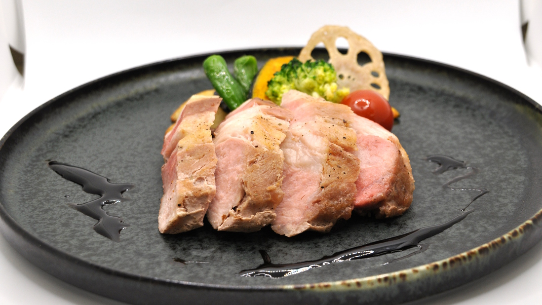 【Chef’sDinner】地産食材のお肉料理とハーフビュッフェ〈お肉メイン/MeatBased〉
