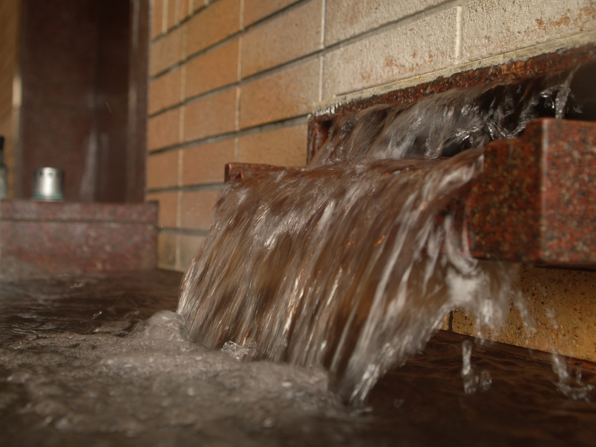 美肌の湯沢温泉。お肌に優しい弱アルカリ性です。
