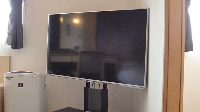 40インチの大型テレビ（ツインデラックスルーム）
