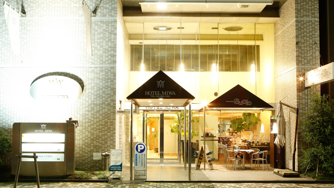 HOTEL MIWA外観（夜景）