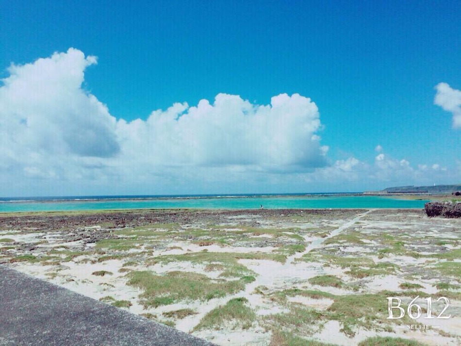 （宿前）晴れた日の干潮時。大潮の満潮時はもっときれいな色になります