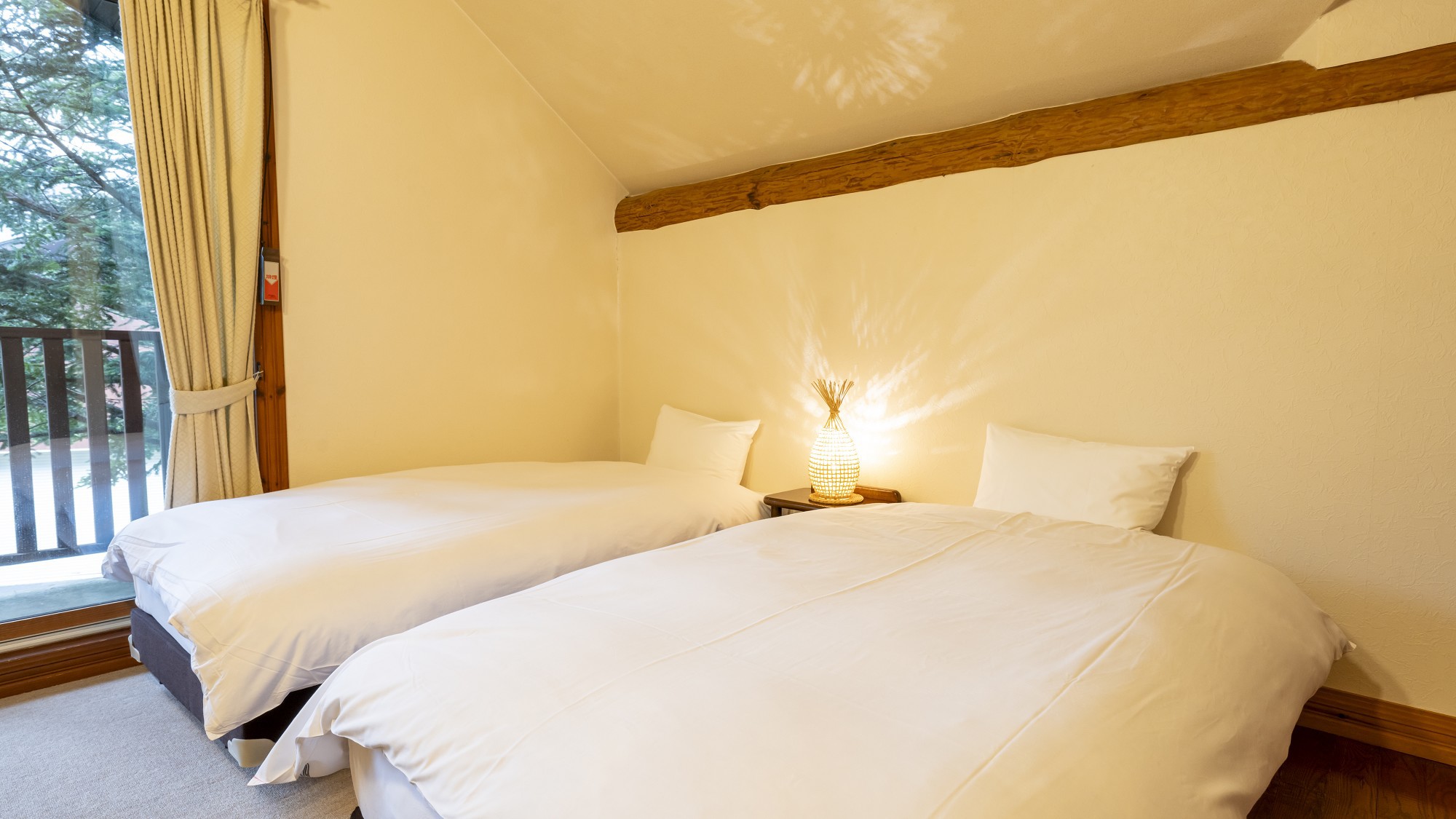 【ログハウス・2階】トリプルルーム／トイレ・シャワー付