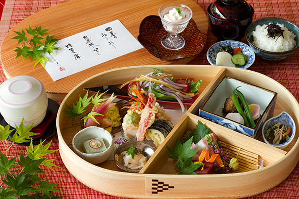 【日本料理まつり】ランチ季節箱膳