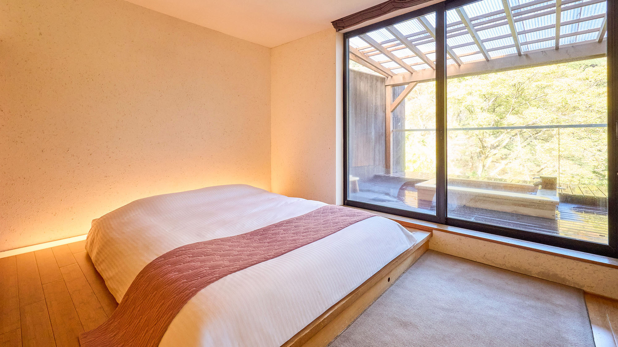 ・【紫苑（しおん）】温泉をじっくり楽しんだ後はベッドや和室でゆったりとお寛ぎください