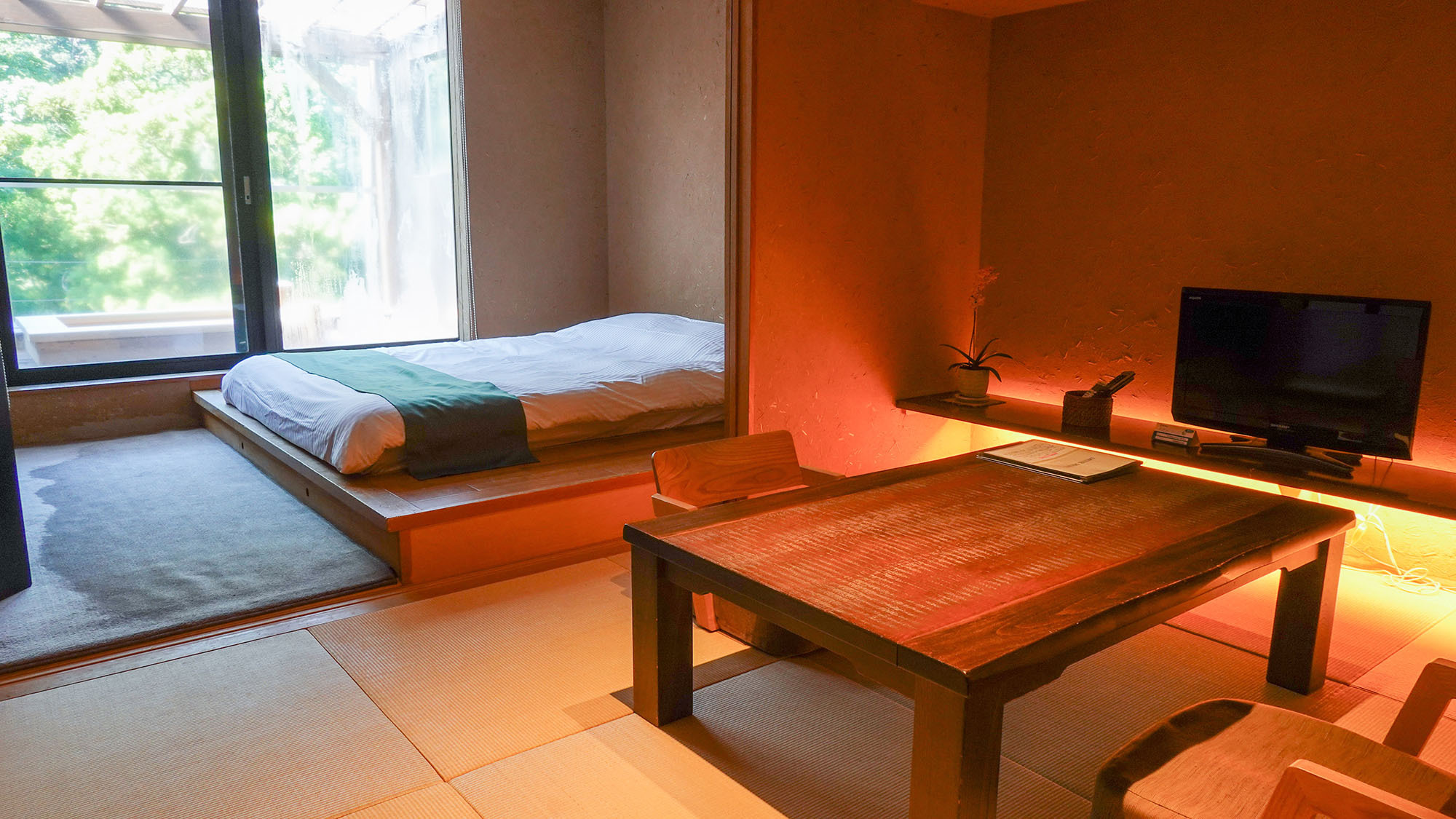 ・【萌黄（もえぎ）】6畳和室とダブルのベッドルームをあつらえたお部屋です