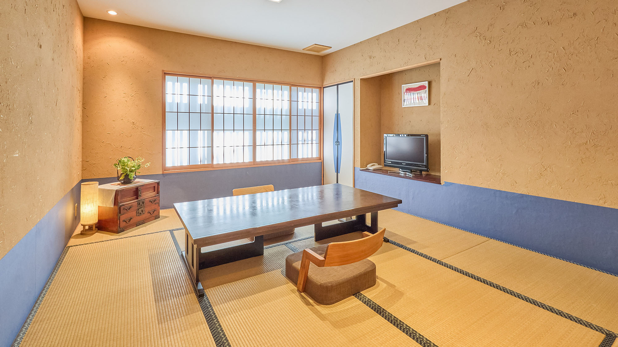 ・【瑠璃（るり）】上品なインテリアを配置した和の空間。日本の伝統的な文化を感じていただけます