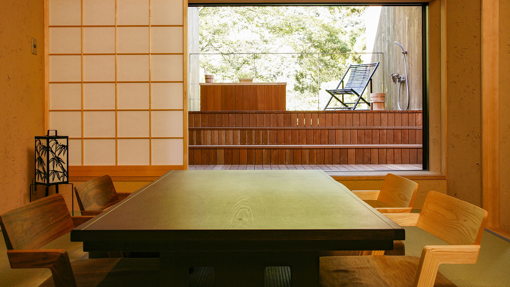 ・【客室一例・琥珀（こはく） 】テラス露天風呂＋8畳和室＋ツインベッドルームのお部屋
