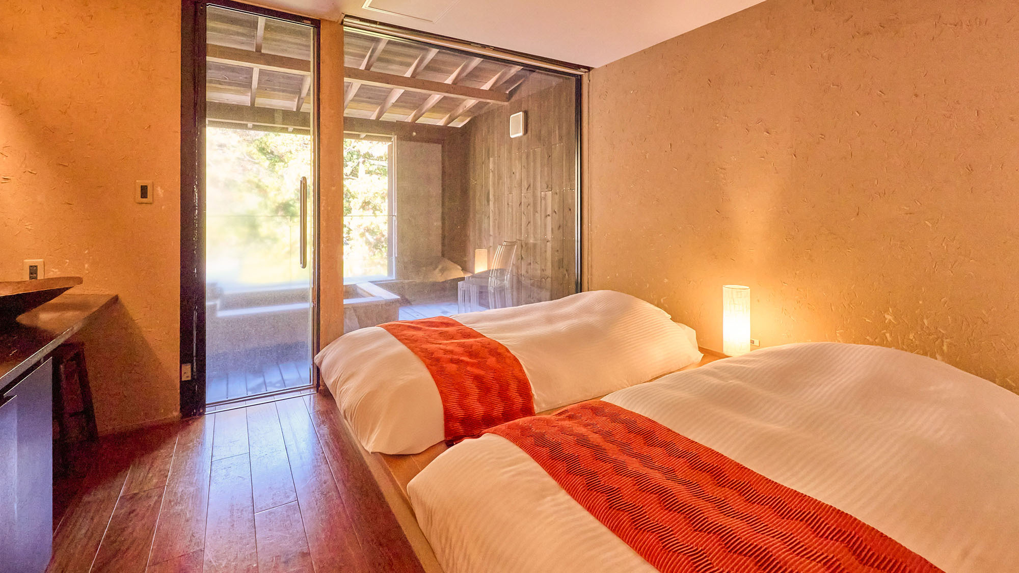 ・【蘇芳（すおう）】和の趣あふれる空間で優しい灯りが夢の世界へと誘います