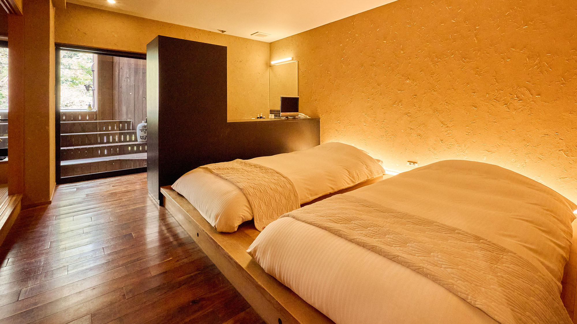 ・【琥珀（こはく）】ツインのベッドルームをあつらえたお部屋です