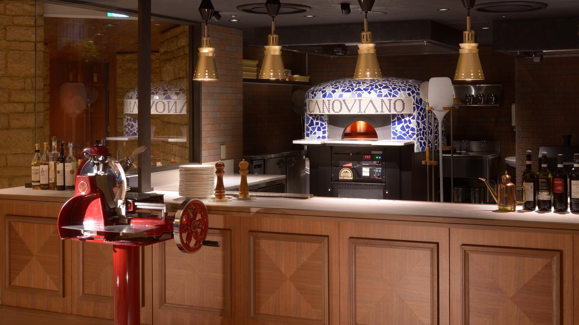 トラットリア&ピッツェリア カノビアーノ