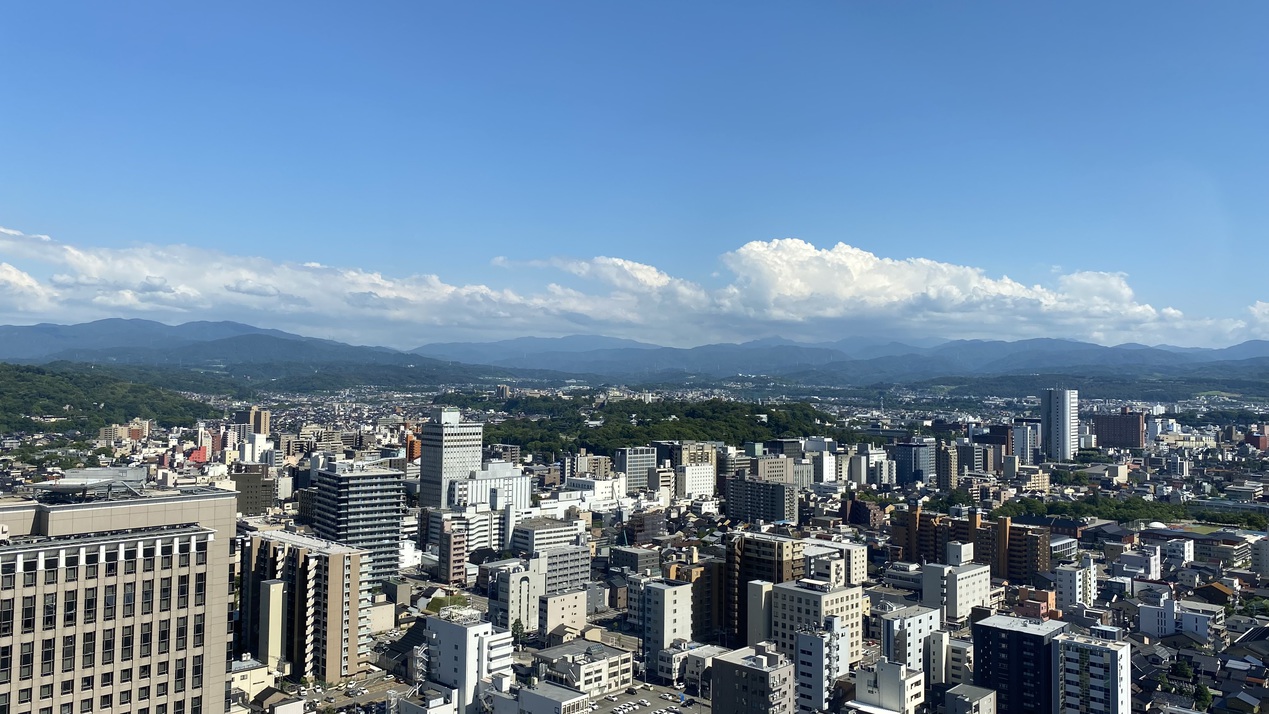 東側（山側）客室からの景観一例