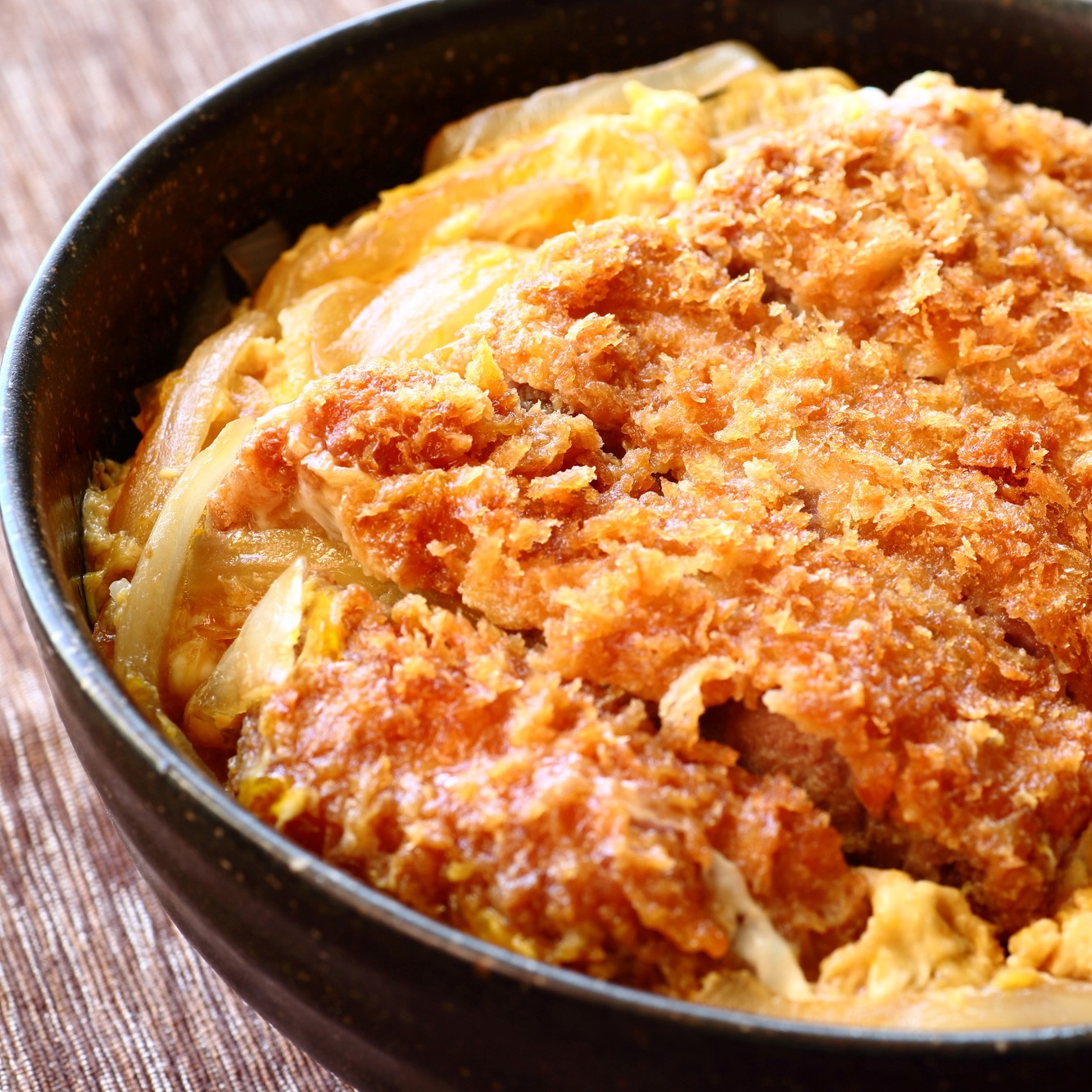 日本ブランドのうまい豚「JAPAN X」カツ丼／日本料理「この花」
