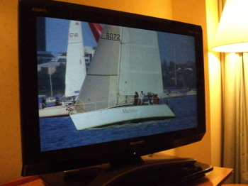 液晶テレビ