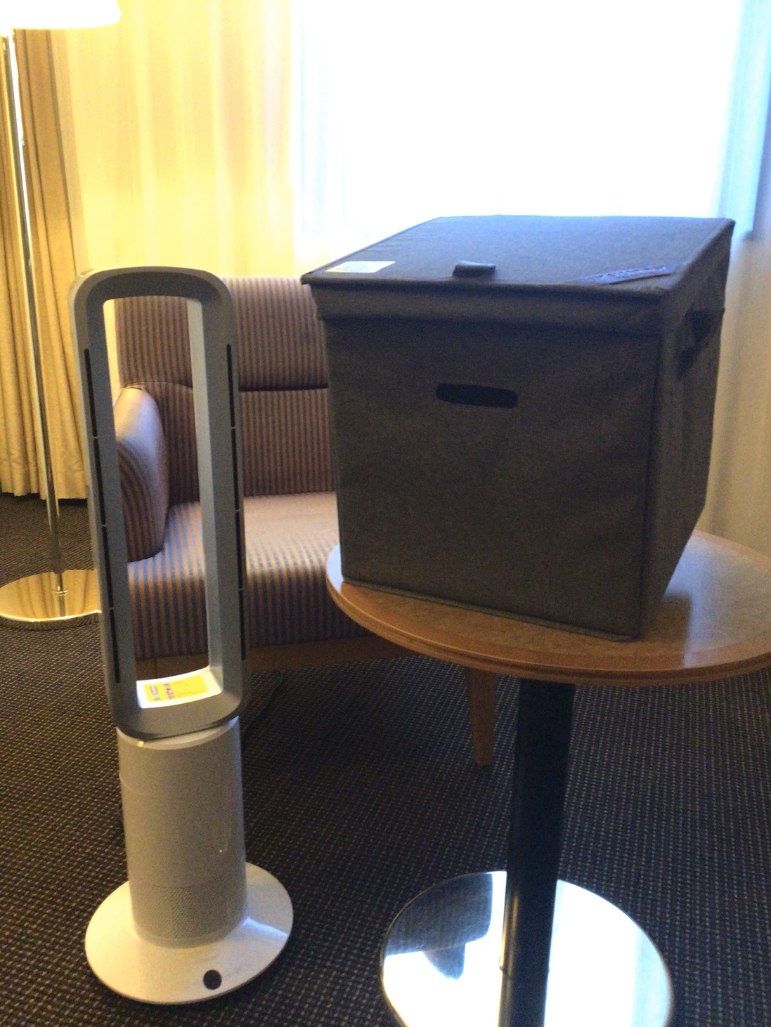 空気清浄機とUV除菌BOX