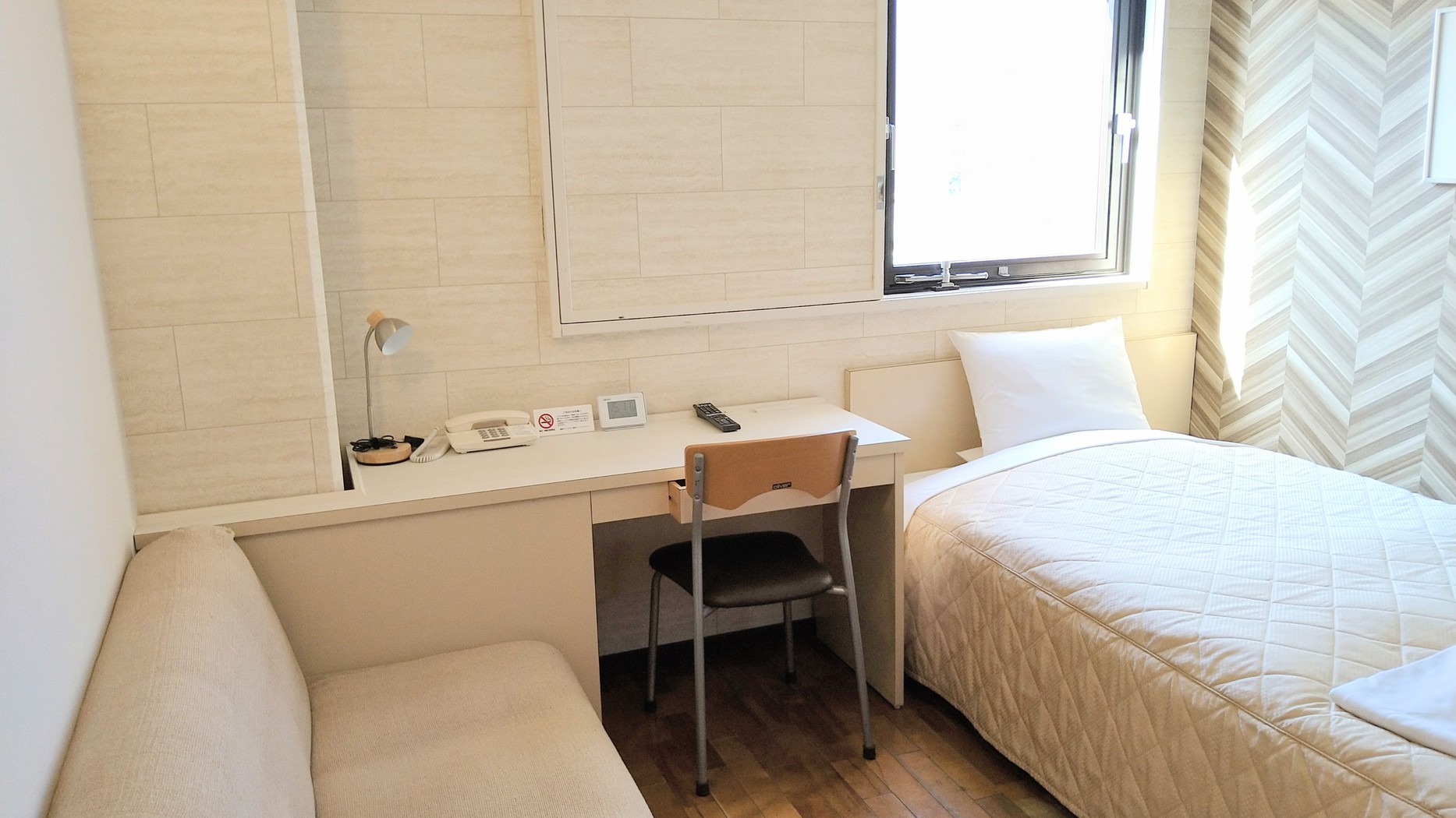 セミダブル+ソファーベッドルーム